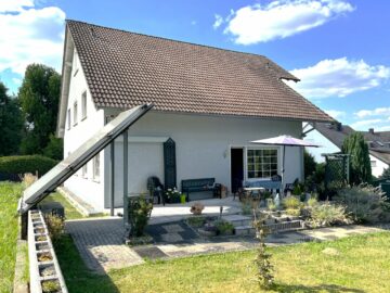 Zweifamilienhaus mit Ausbaupotenzial in Feldrandlage, 63517 Rodenbach, Zweifamilienhaus