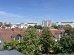 Dreizimmer Dachterrassenwohnung in historischer Umgebung - Blick aus dem Fenster