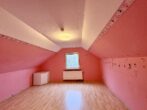 Großzügiges Einfamilienhaus in Feldrandlage - Kinderzimmer im Dachgeschoss